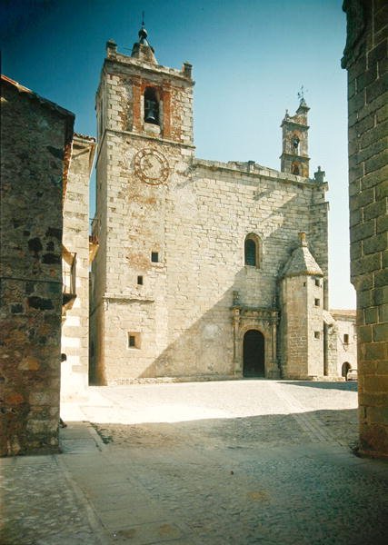 Vista da Igreja de San Mateo de Spanish School