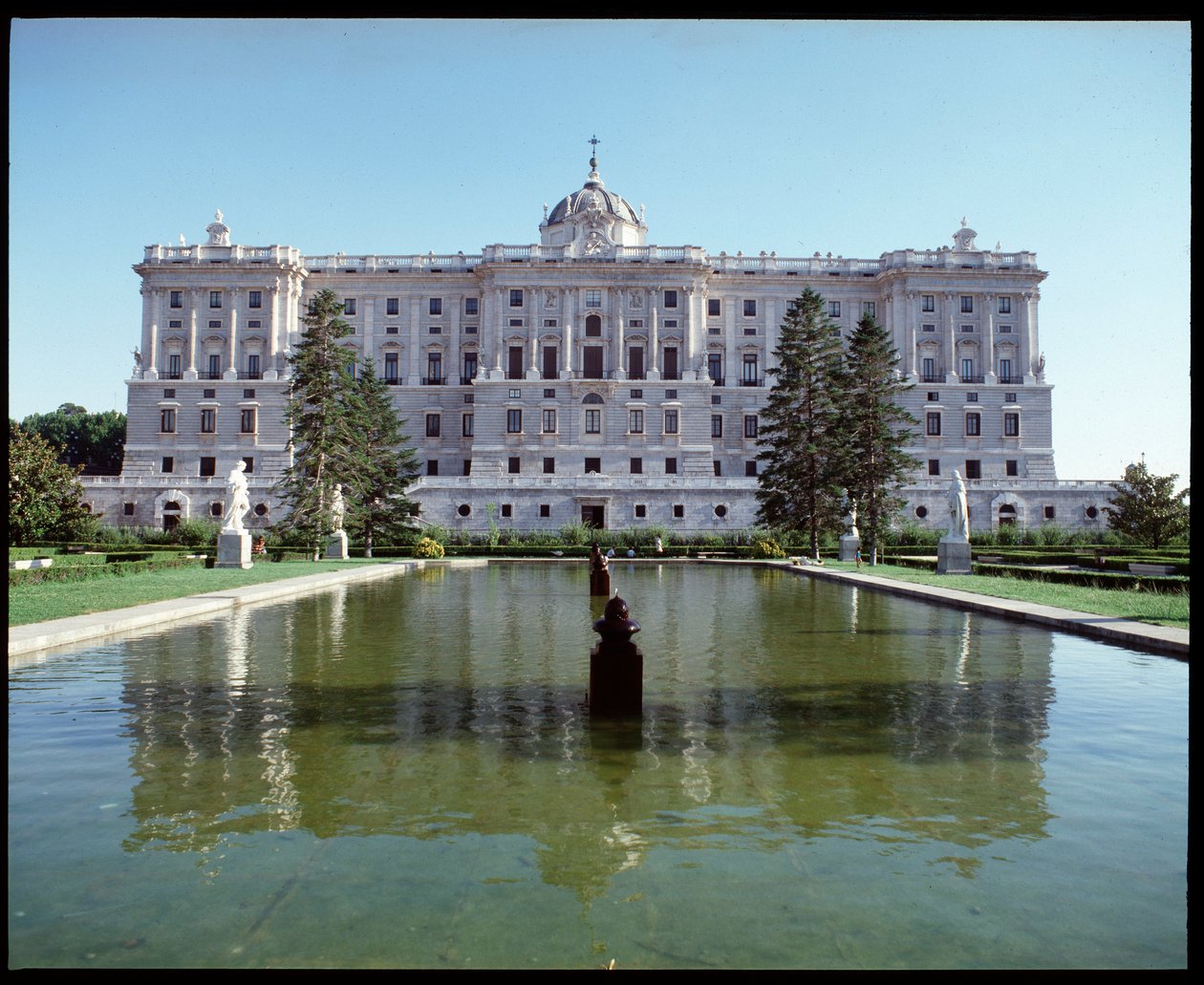 Vista do Palácio Real (1738-1755) (fotografia) de Spanish School
