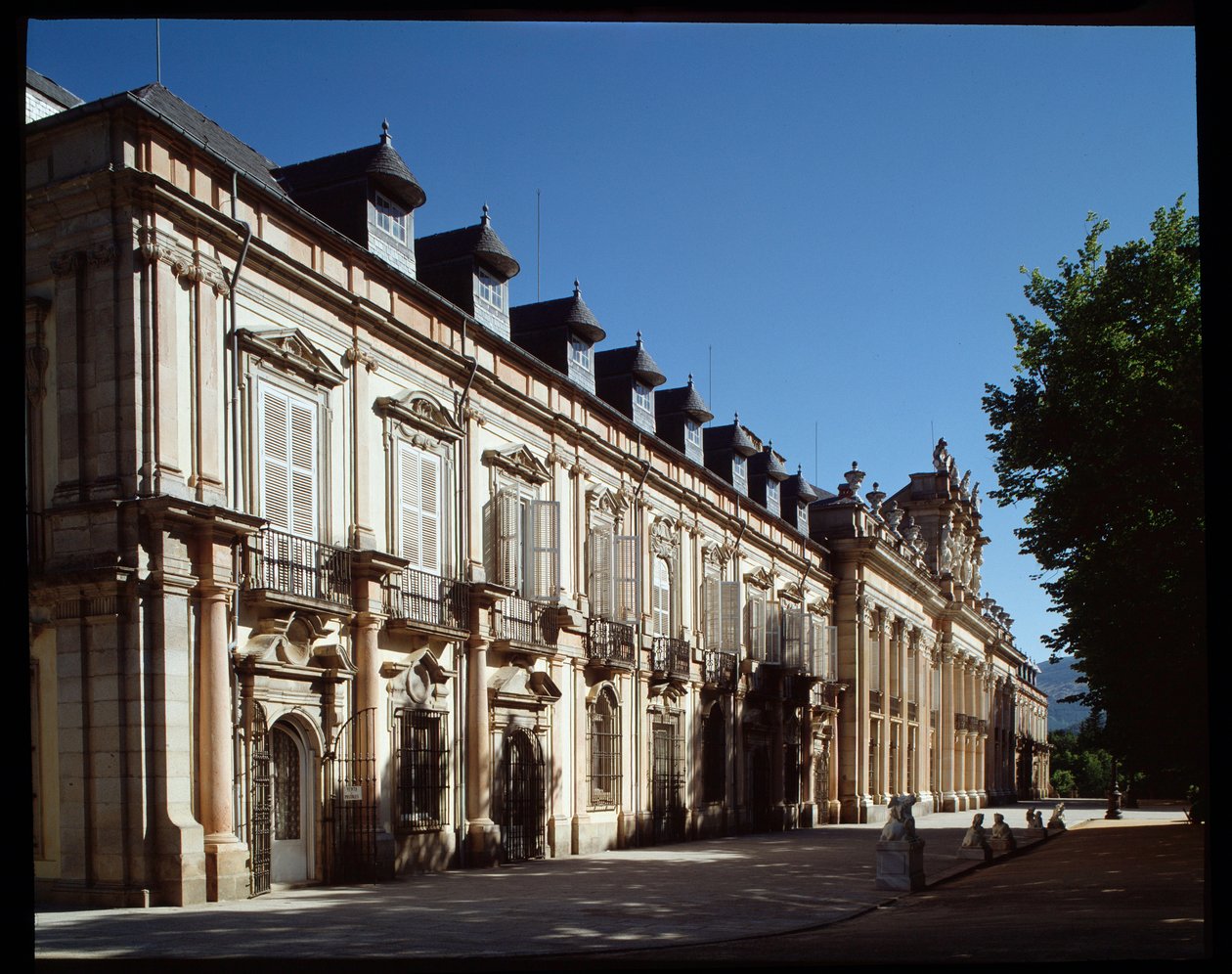 Vista do Palácio Real de Spanish School
