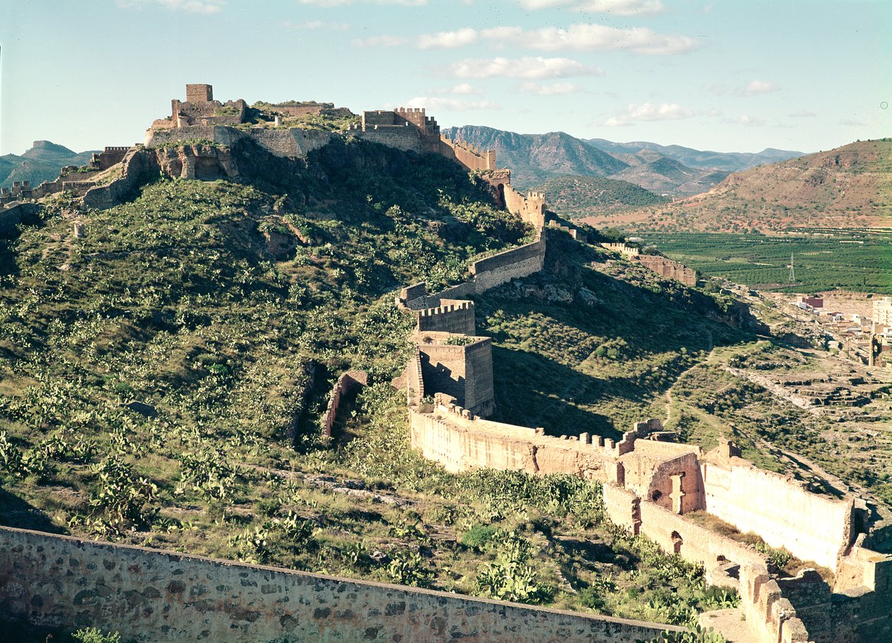 Vista do castelo, do 8º ao 12º século de Spanish School