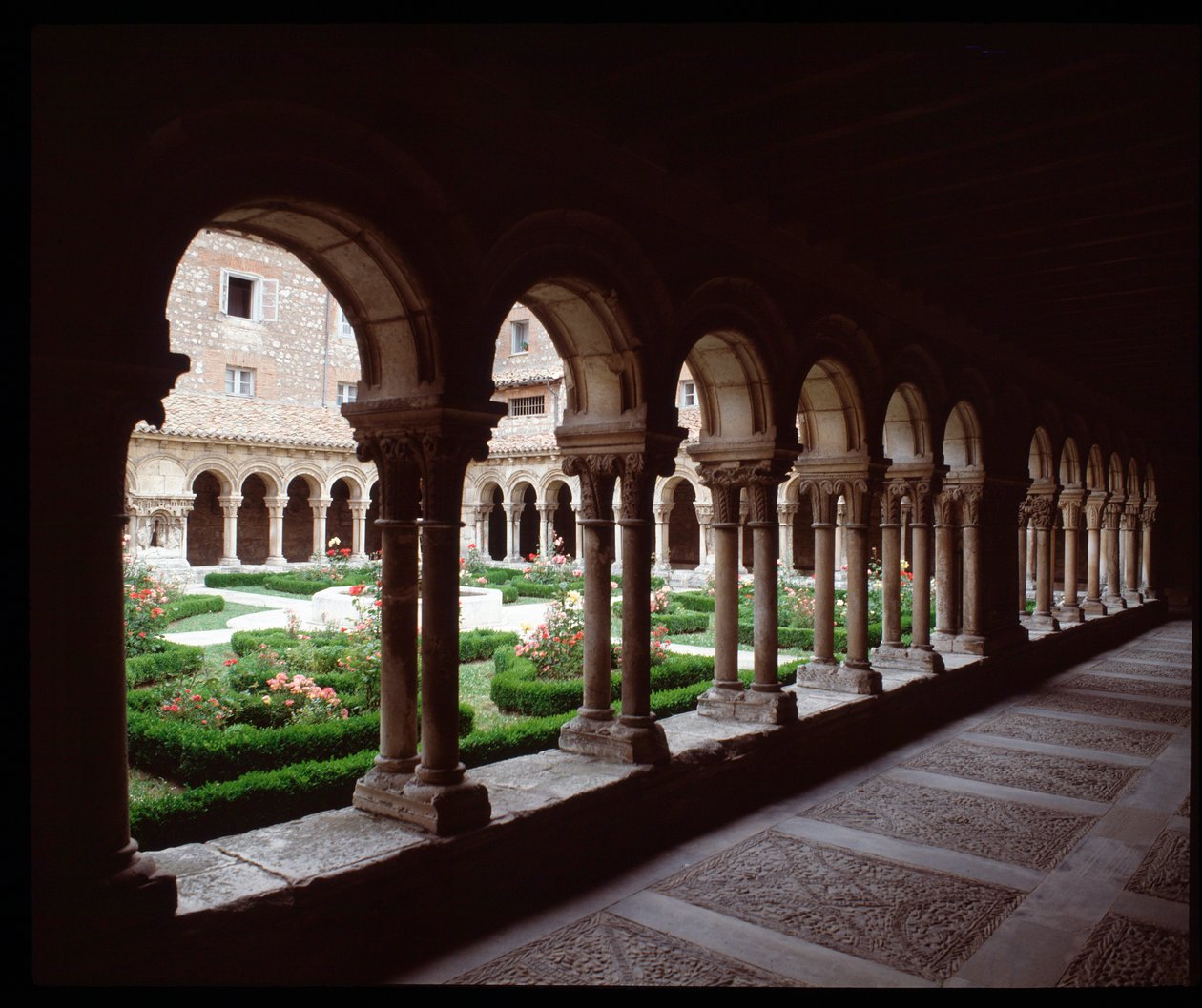 Vista do claustro do Mosteiro Real de Las Huelgas de Burgos de Spanish School