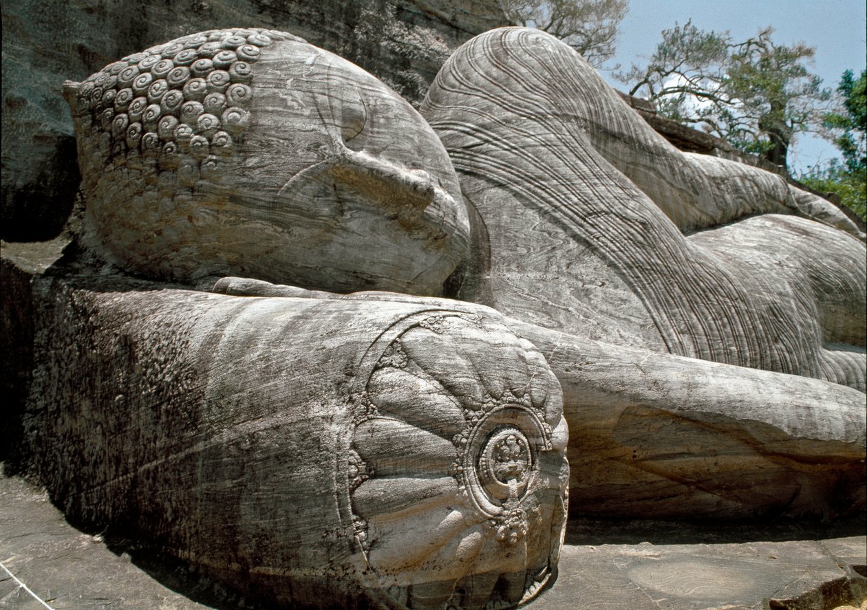 A imagem reclinada, que retrata o parinirvana de Buda, escultura, Templo de Gal Vihara de Sri Lankan