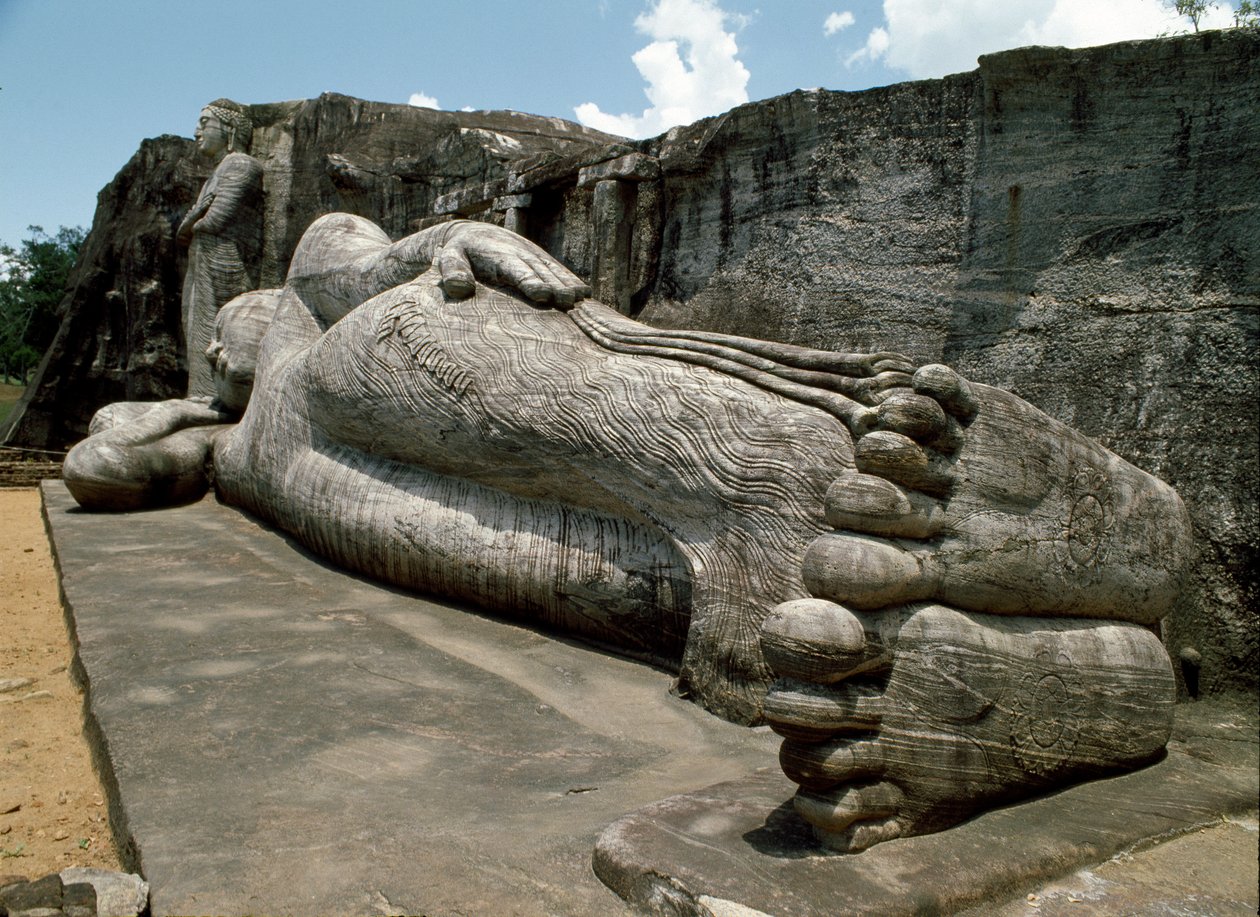A imagem reclinada, que retrata o parinirvana de Buda, escultura, Templo de Gal Vihara de Sri Lankan