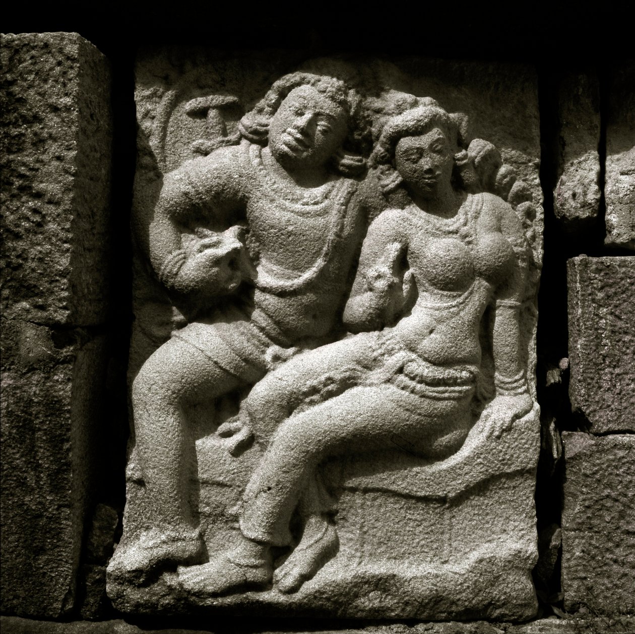 Amantes de Isurumuniya, século VI, escultura em estilo Gupta de Sri Lankan School