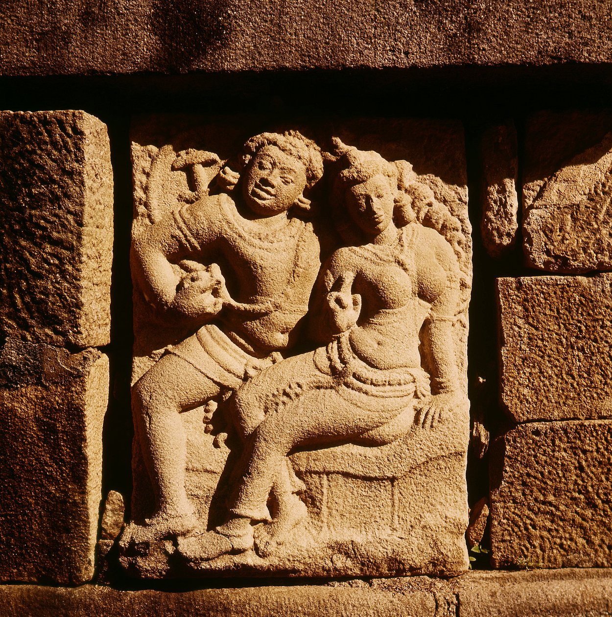 Alívio de um casal Mithuna em Isurumuniya de Sri Lankan School