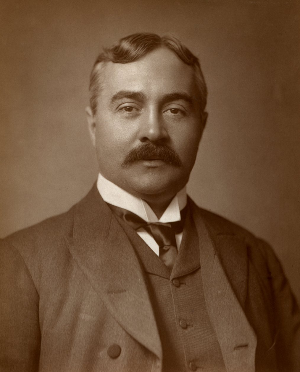 Herbert Standing, ator britânico, 1883 de St James