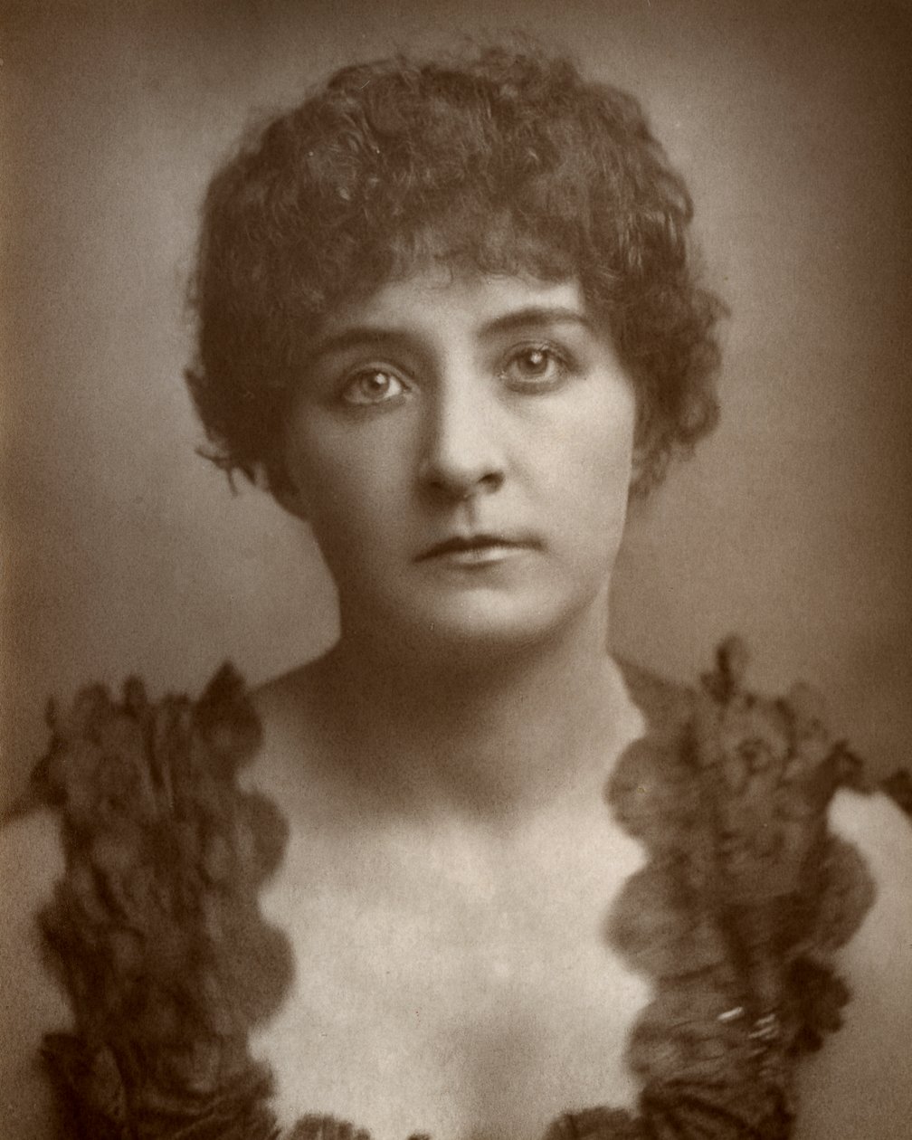 Julia Gwynne, cantora e atriz de ópera britânica, 1884 de St James