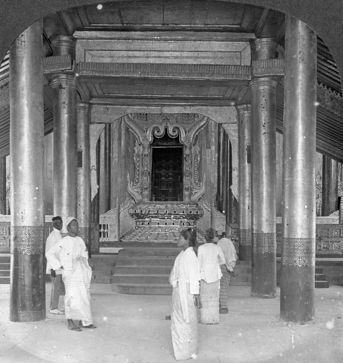 O trono do leão, palácio real, Mandalay, Birmânia, 1908 de Stereo Travel Co