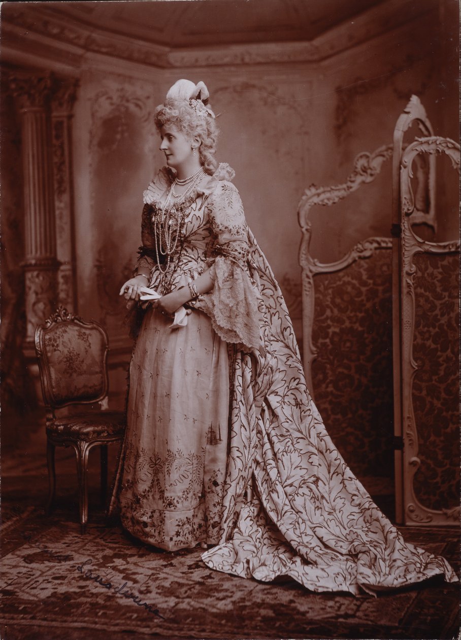 Matilde, Marchionesa de Lansdowne, como Lady Keith, esposa da Embaixadora Britânica na Corte da Imperatriz Maria Theresa, A Duquesa do Baile do Jubileu de Diamantes de Devonshire na Casa Devonshire de Studio Lafayette