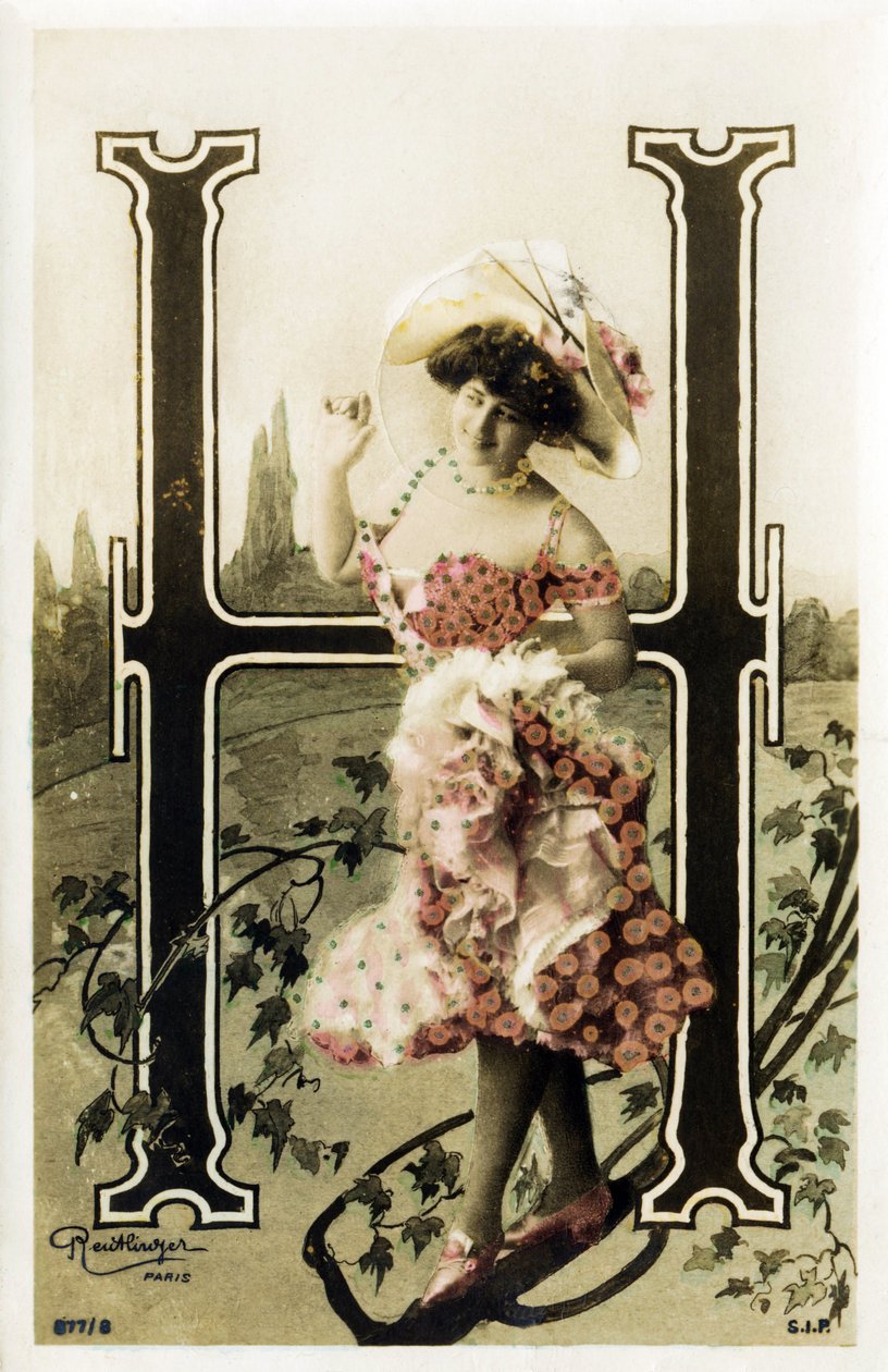 H: Constance Elise De Vere, atriz francesa de origem inglesa, nascida na bélgica - Teatro Marigny, Paris - Alfabeto em cartão postal de Studio Reutlinger