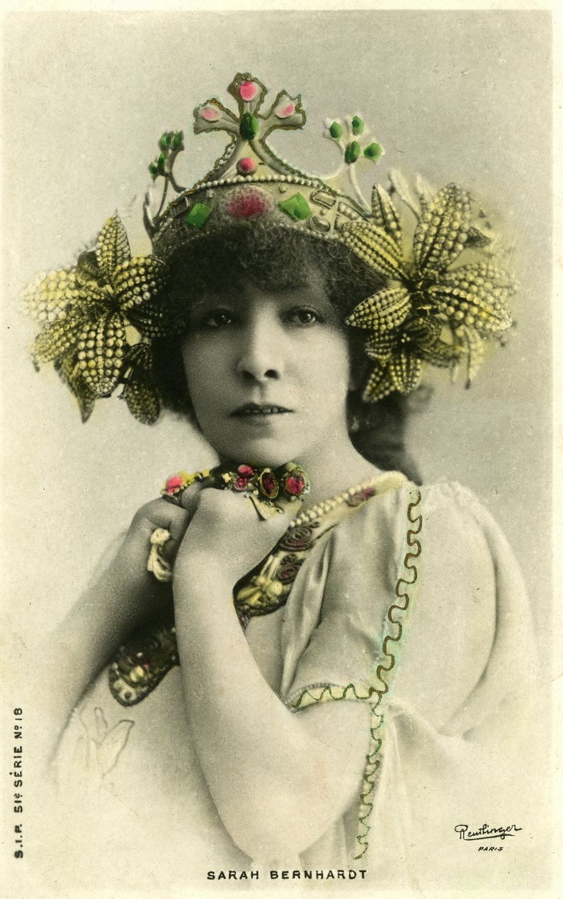 Henriette Rosine Bernard aka Sarah Bernhardt (1844-1923) como "A princesa distante", uma peça de teatro de Edmond Rostand. (foto a/b) de Studio Reutlinger