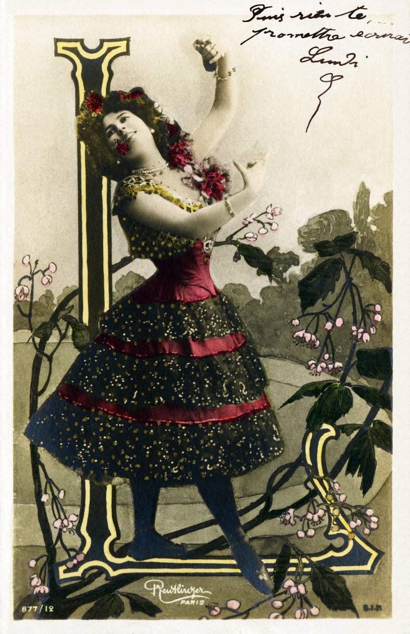 L: Luz Chavita, atriz e dançarina de la Belle Epoque - Opera Comique, Paris - Alfabeto em cartão postal de Studio Reutlinger