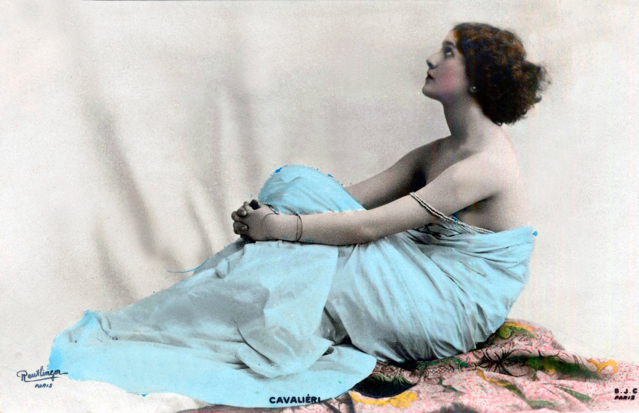 Lina Cavalieri como Fedora, c. 1900-1905 (cartão postal) de Studio Reutlinger