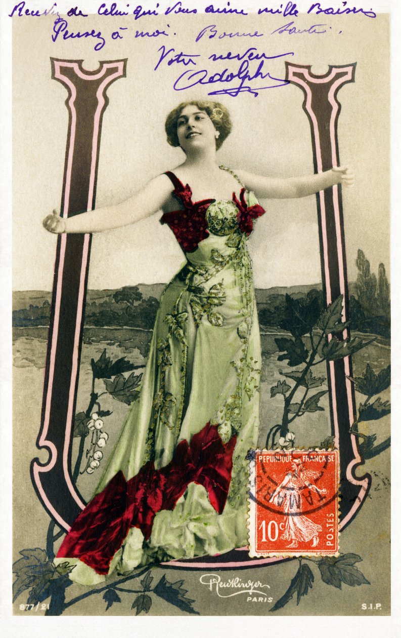 U: Olive Haygate, atriz inglesa de la Belle Epoque - Alfabeto em cartão postal de Studio Reutlinger
