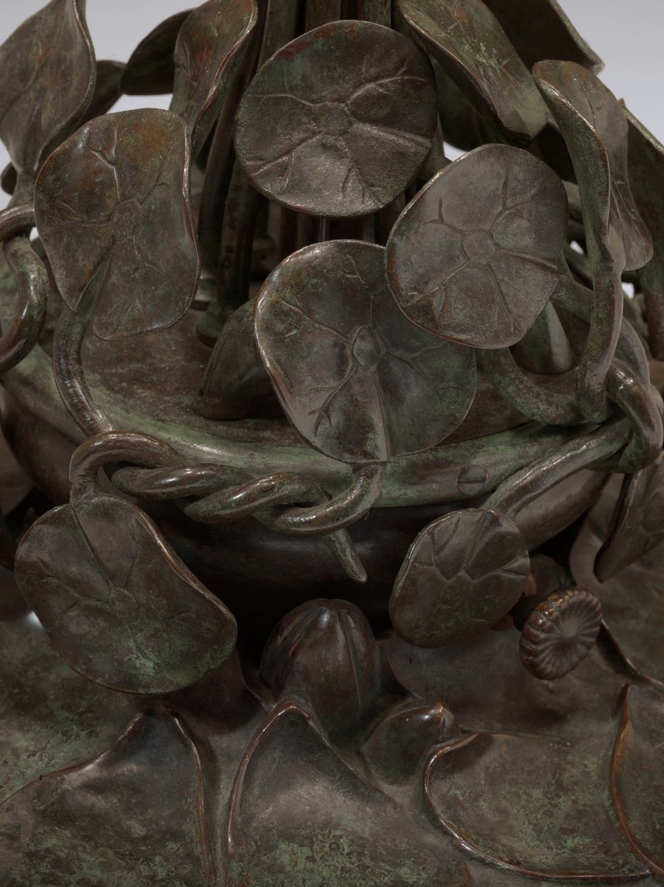 Um abajur &39;Pond Lily&39;, c.1903 (vidro com chumbo e bronze patinado) de Studios Tiffany