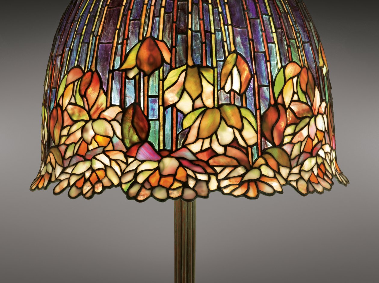 Um abajur &39;Pond Lily&39;, c.1903 (vidro com chumbo e bronze patinado) de Studios Tiffany