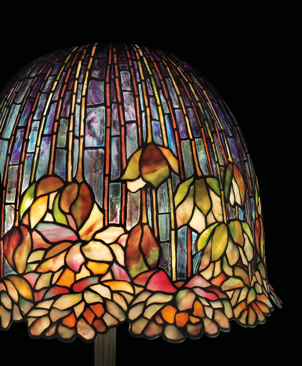 Um abajur &39;Pond Lily&39;, c.1903 (vidro com chumbo e bronze patinado) de Studios Tiffany