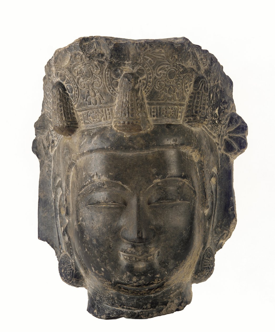 Cabeça de um bodhisattva, 581-618 (calcário cinza escuro) de Sui Dynasty Chinese School
