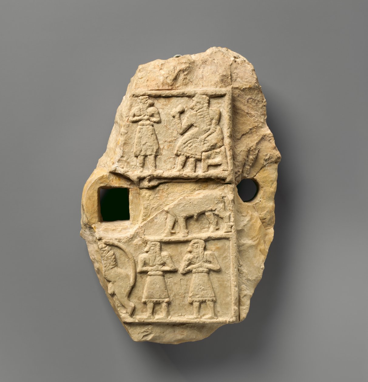 Placa de relevo com cena de banquete, c.2600–2500 aC (gesso alabastro) de Sumerian Sumerian