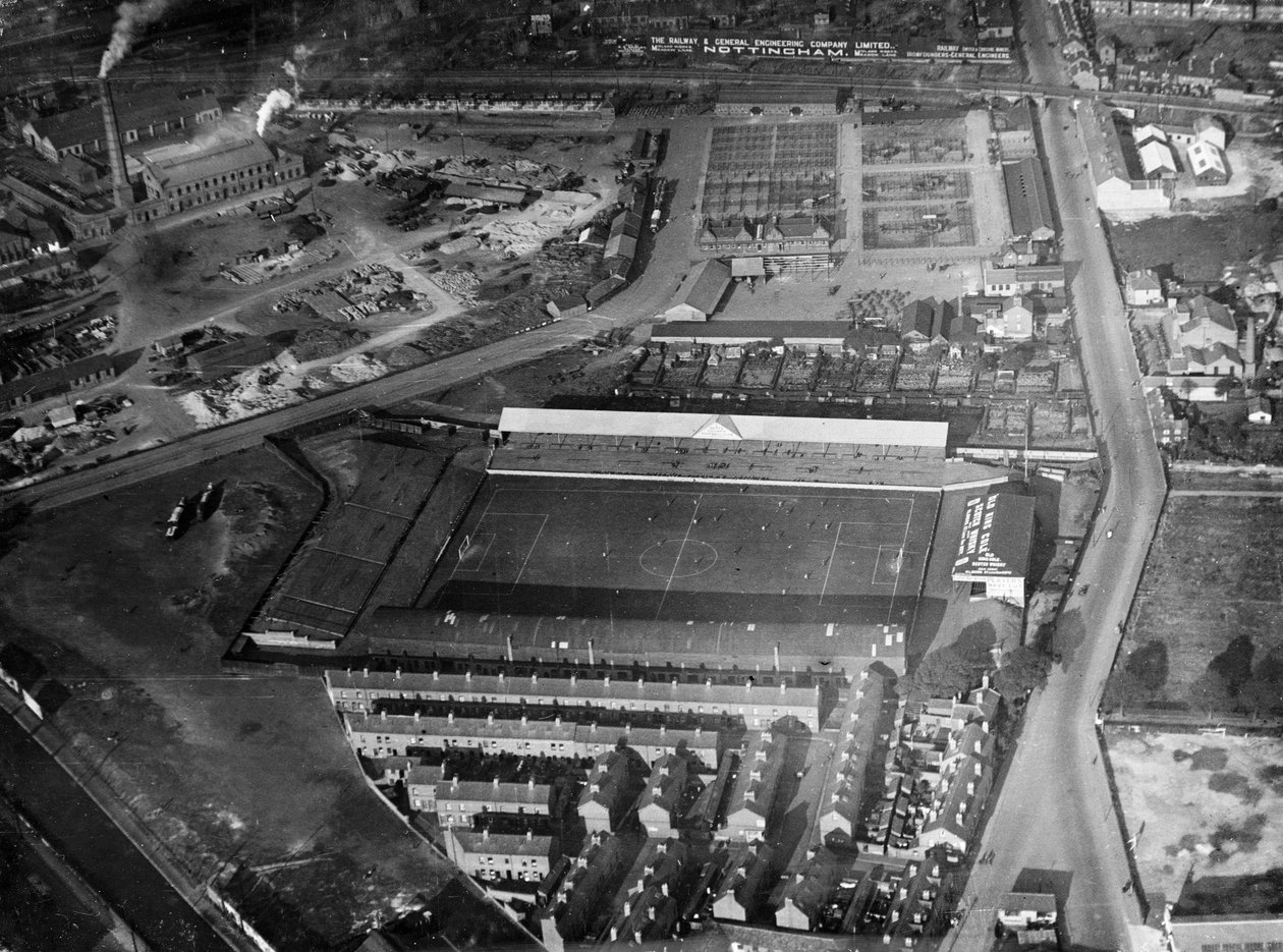 Campo de futebol do condado de Notts, Meadow Lane, Nottingham, Nottinghamshire, 1927 de Surrey Flying Services