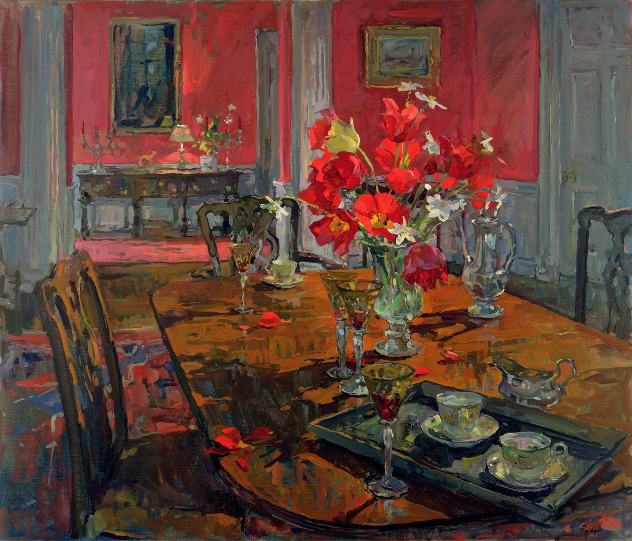 Tulipas em uma sala de jantar vermelha de Susan Ryder