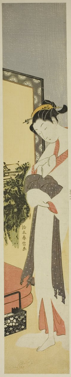 Cortesã de pé ao lado da tela e da cama de Suzuki Harunobu