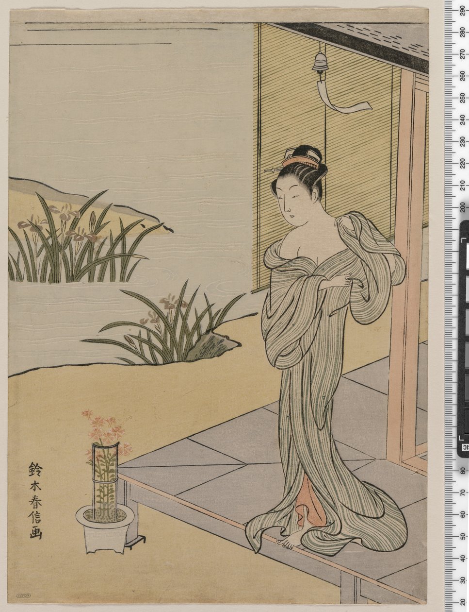 Jovem mulher olhando um pote de rosas, c.1767 de Suzuki Harunobu