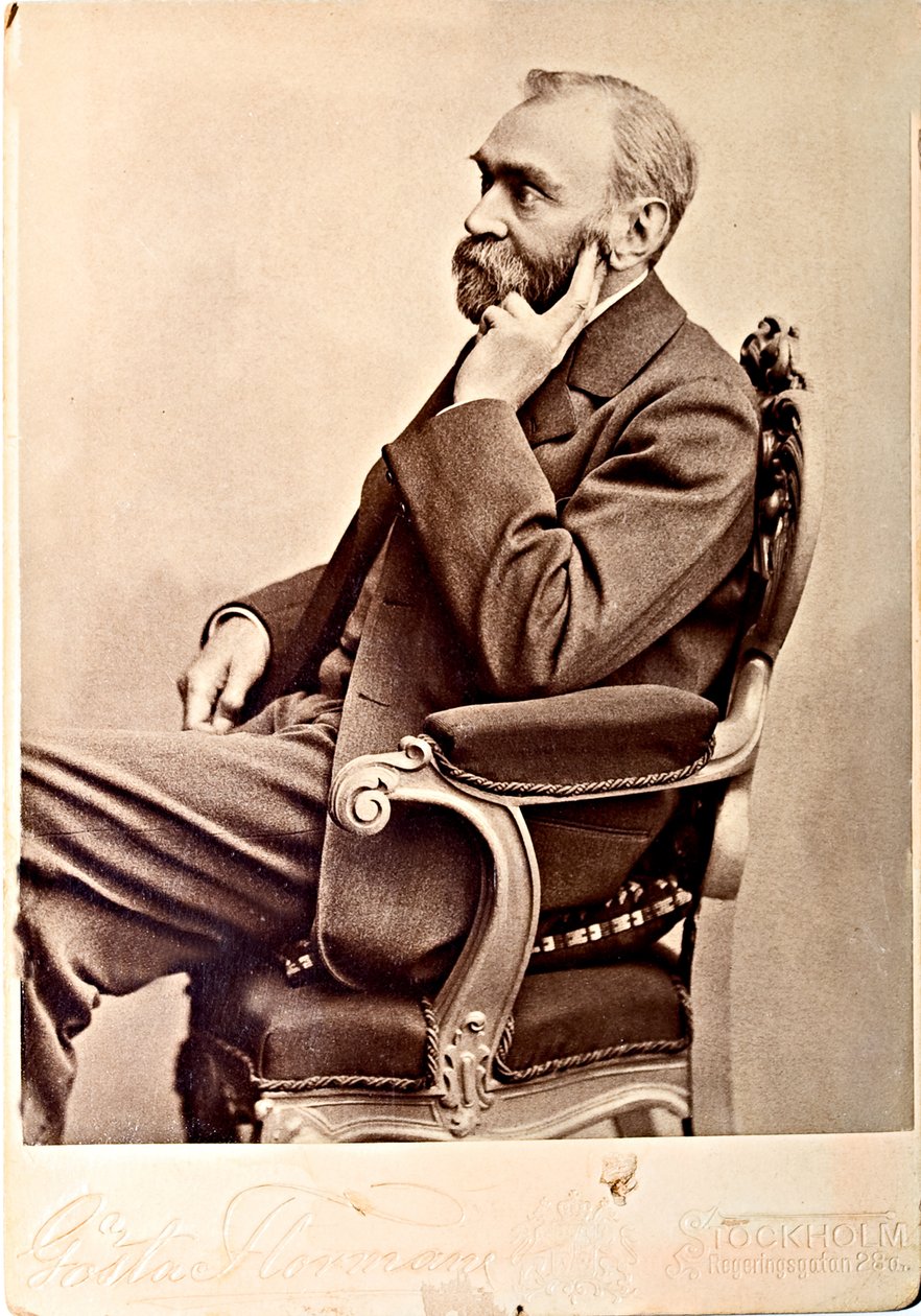 Alfred Nobel (1833-1896), por Atelje Florman, Estocolmo . Foto Albumina de Swedish Photographer