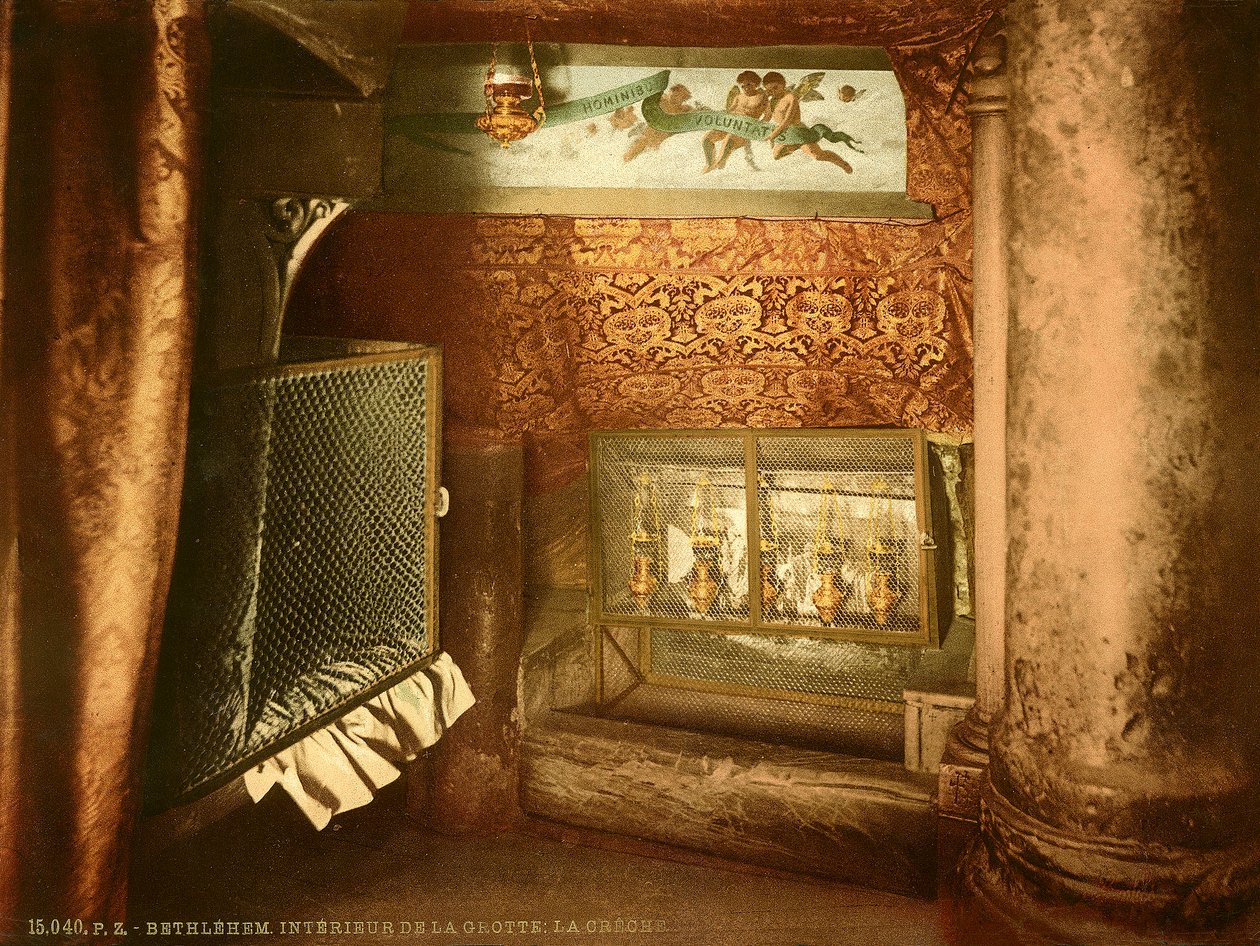Interior da gruta da Igreja da Natividade em Belém, c.1880-1900 (fotochrom) 88: impressão fotocrômica feita pela Photochrom Co., Zurique; de Swiss Photographer
