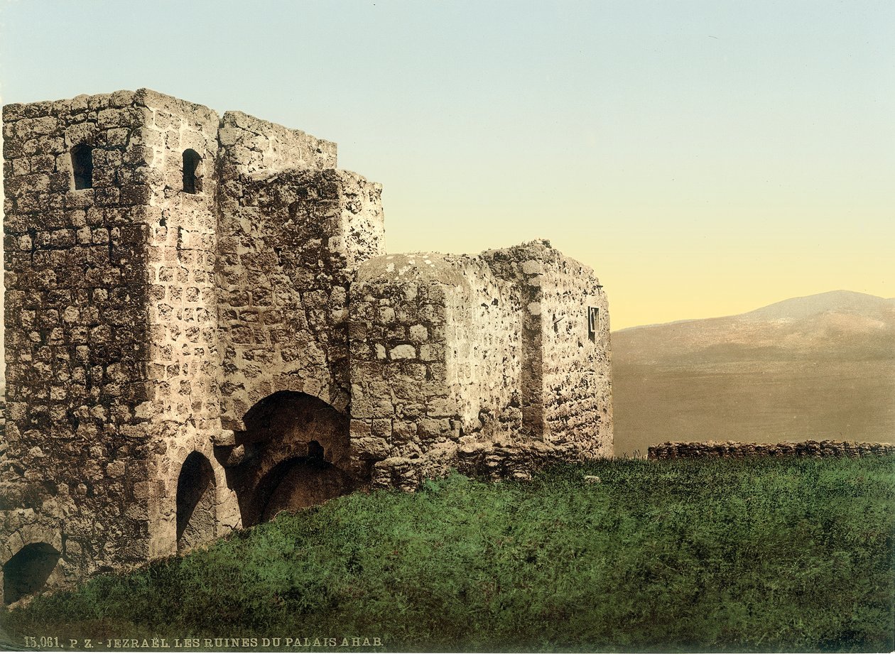 Ruínas da torre medieval chamada de Palácio de Acabe em Jezreel, c.1880-1900 (photochrom) de Swiss Photographer