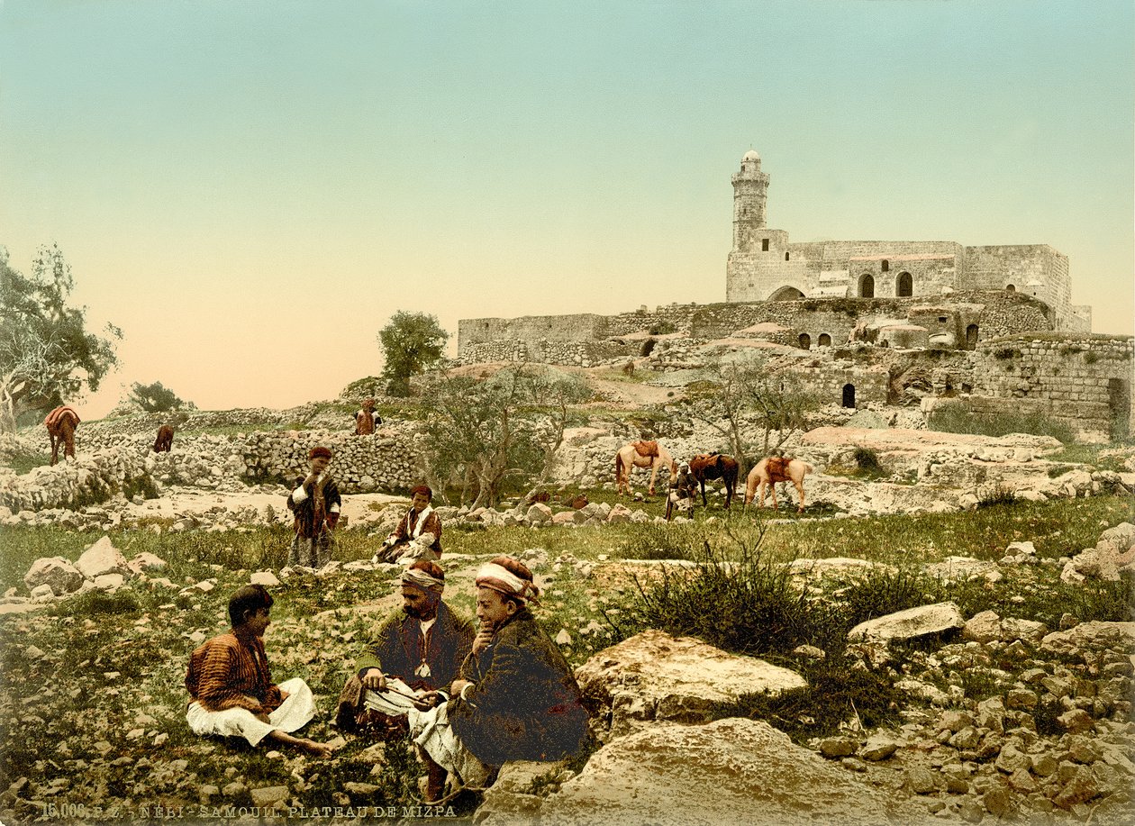 A Igreja das Cruzadas de São Samuel (agora uma mesquita) em Neby Samwil, c.1880-1900 (photochrom) de Swiss Photographer