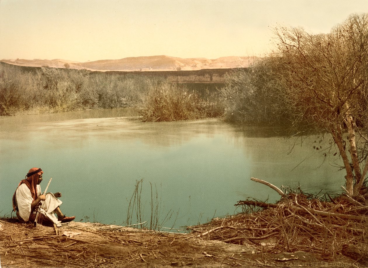 O rio Jordão olhando para o leste em direção a Transjordânia, c.1880-1900 (photochrom) de Swiss Photographer