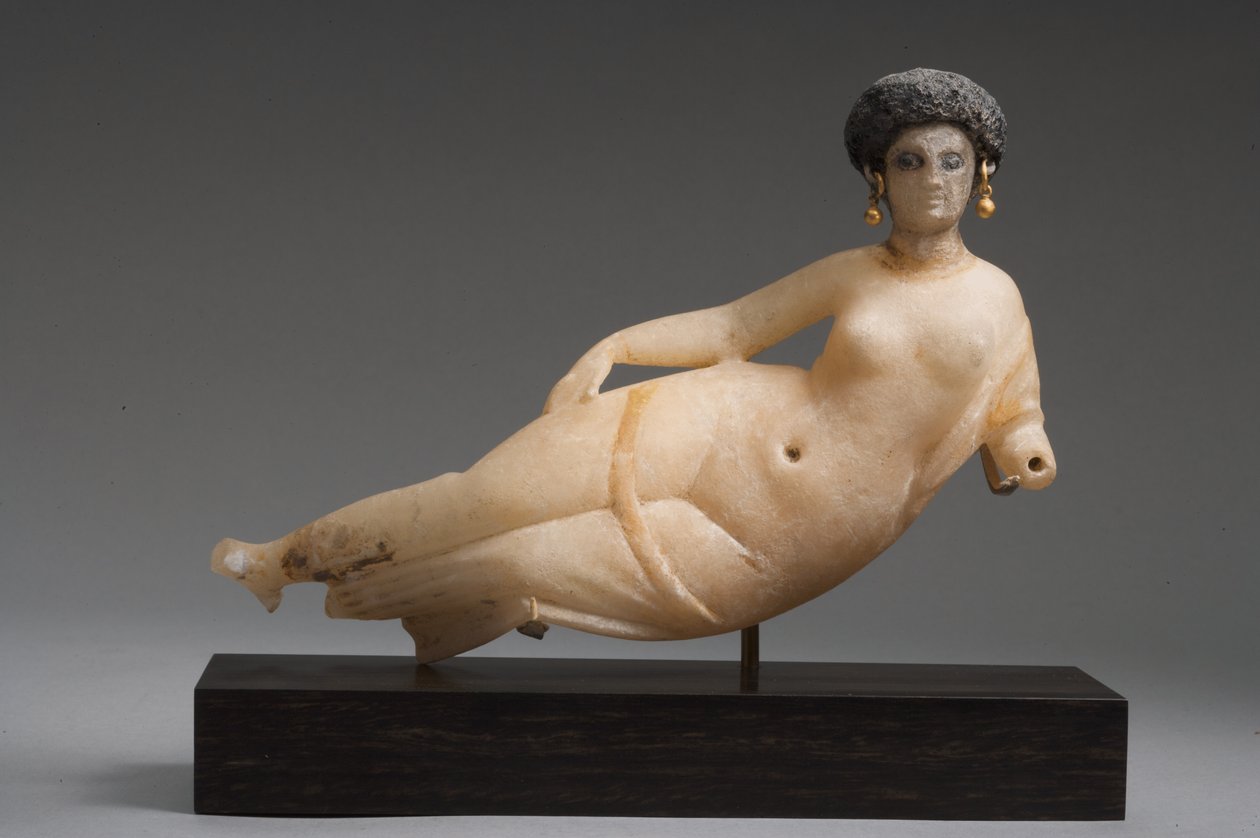 Figura de uma mulher reclinada (mármore) de Syrian