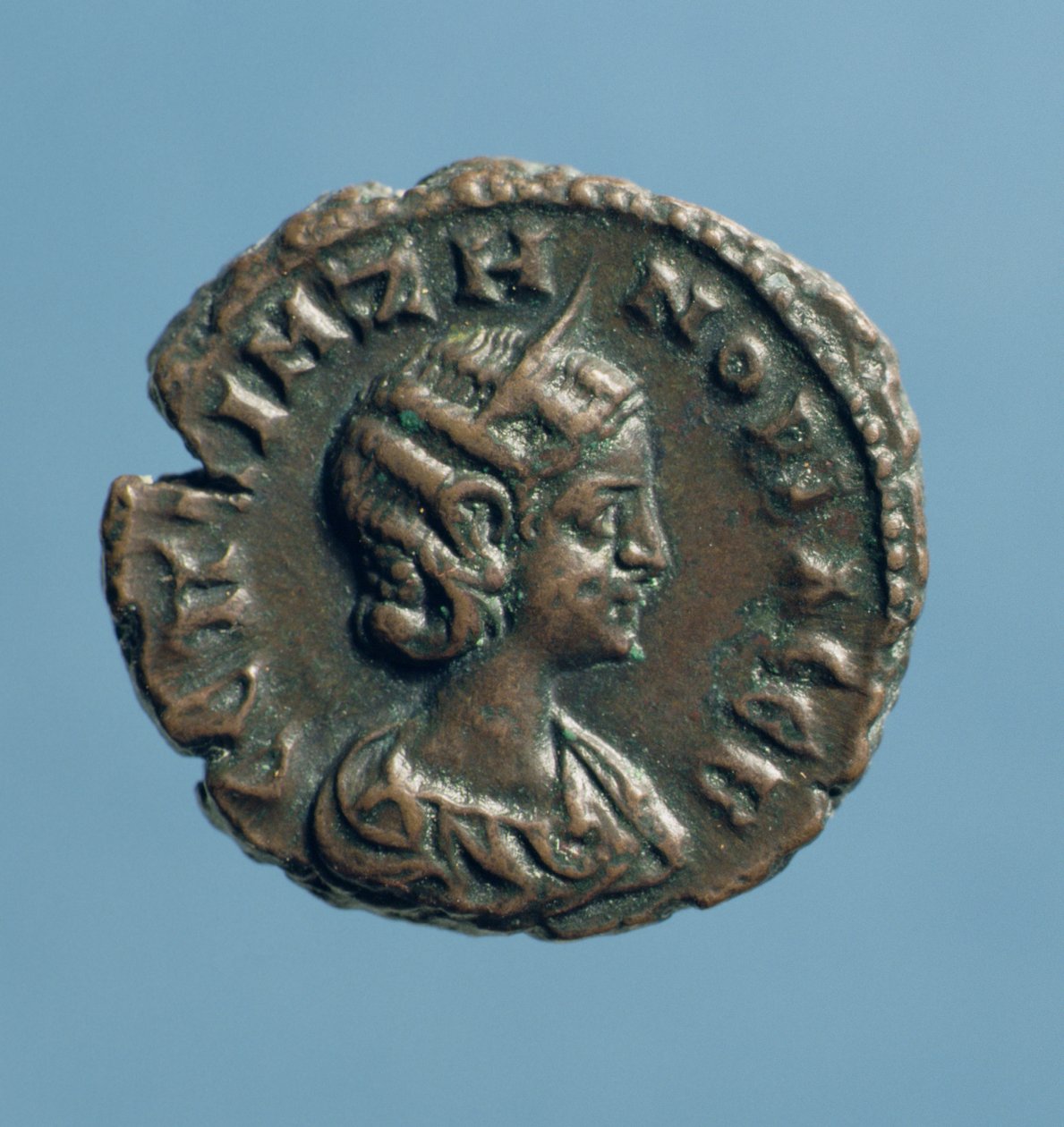 Tetrachm (anverso) de Zenobia, Rainha de Palmyra, cunhada em Alexandria c.274 (billon) de Syrian School