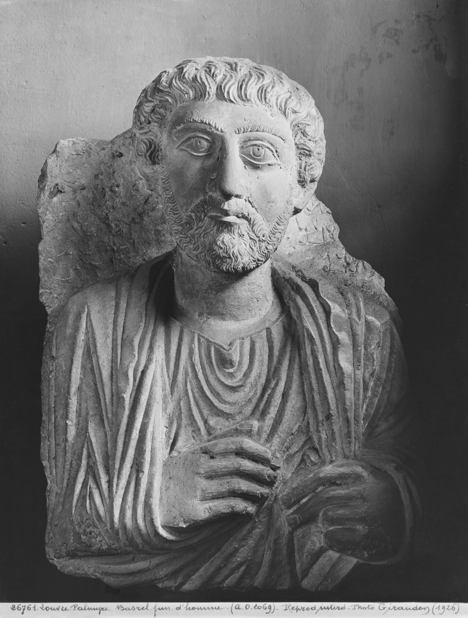 Relevo funerário de uma figura masculina, de Palmyra, Síria de Syrian School