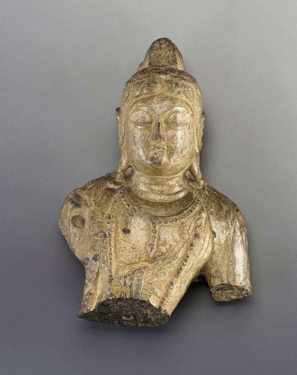 Pequeno busto da figura budista de Tang Dynasty Chinese School