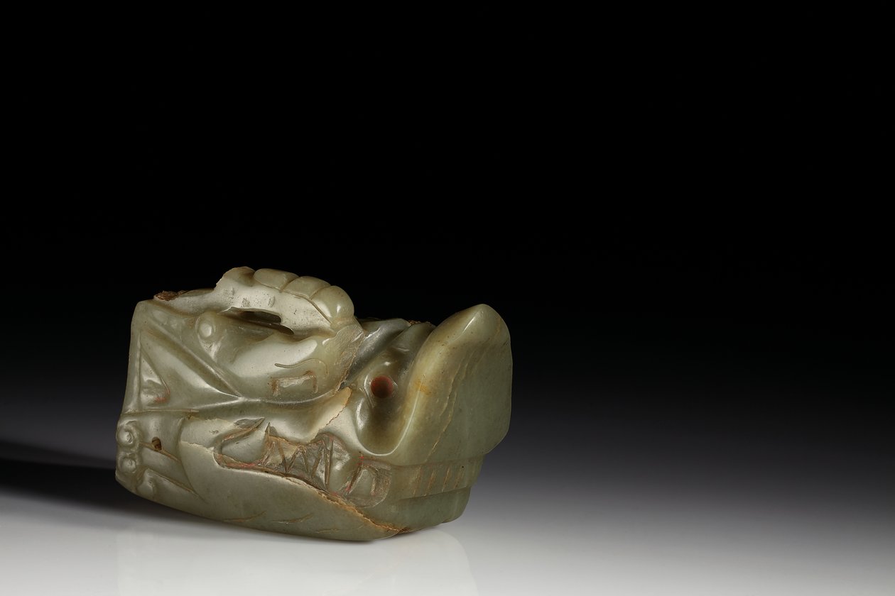 O Junkunc Jade Dragon Head (jade) de Tang Dynasty Chinese School