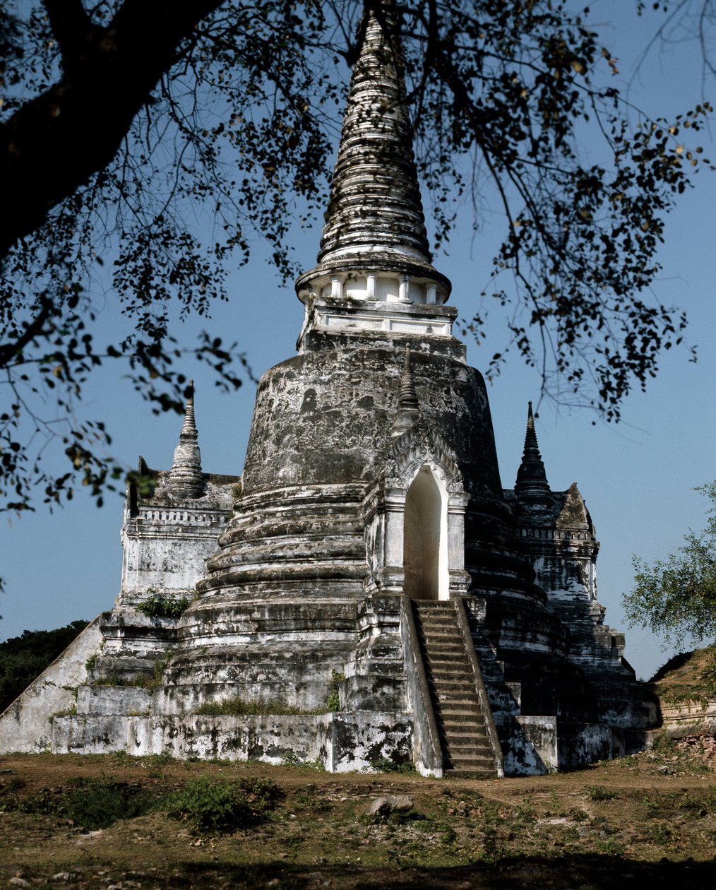 Uma estupa do templo budista de Thai School