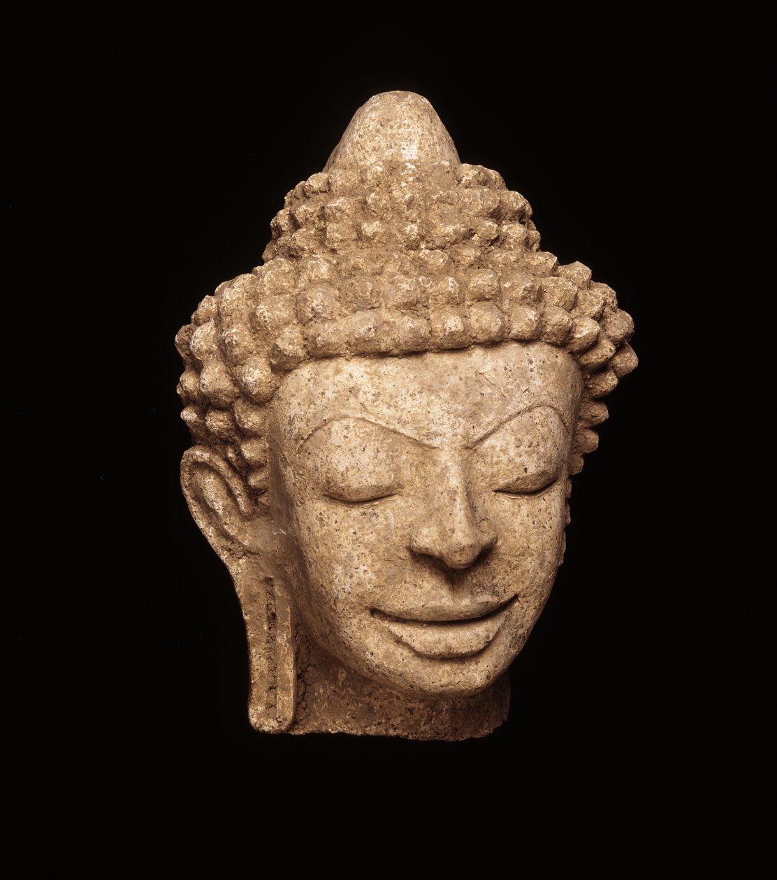 Cabeça de Buda, de Chedi Chula Pathom, período Davaravati (estuque) de Thai School