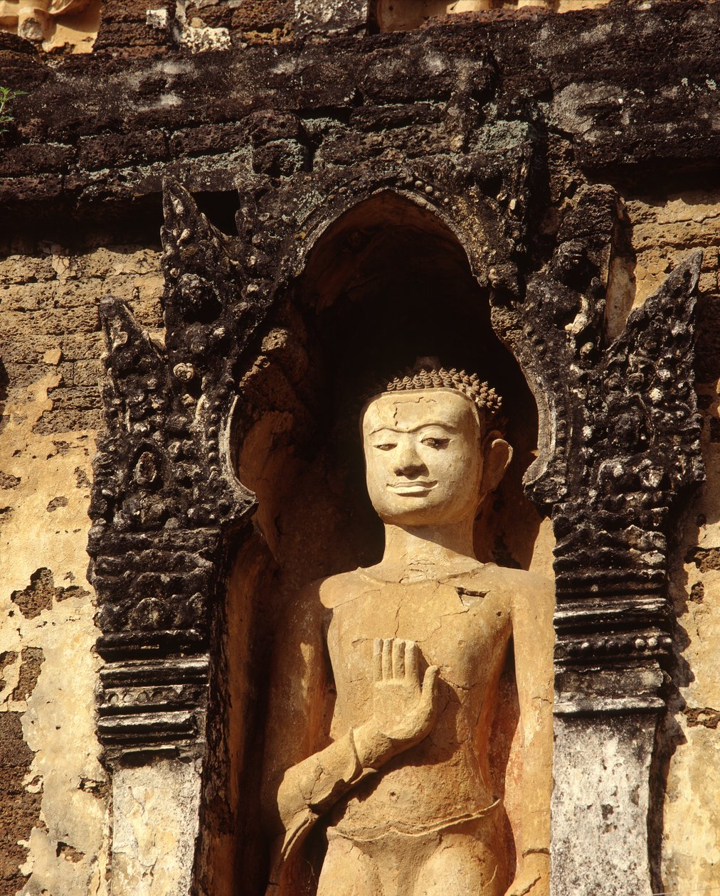 Buda em Chedi, Período Davaravati (terracota) de Thai School