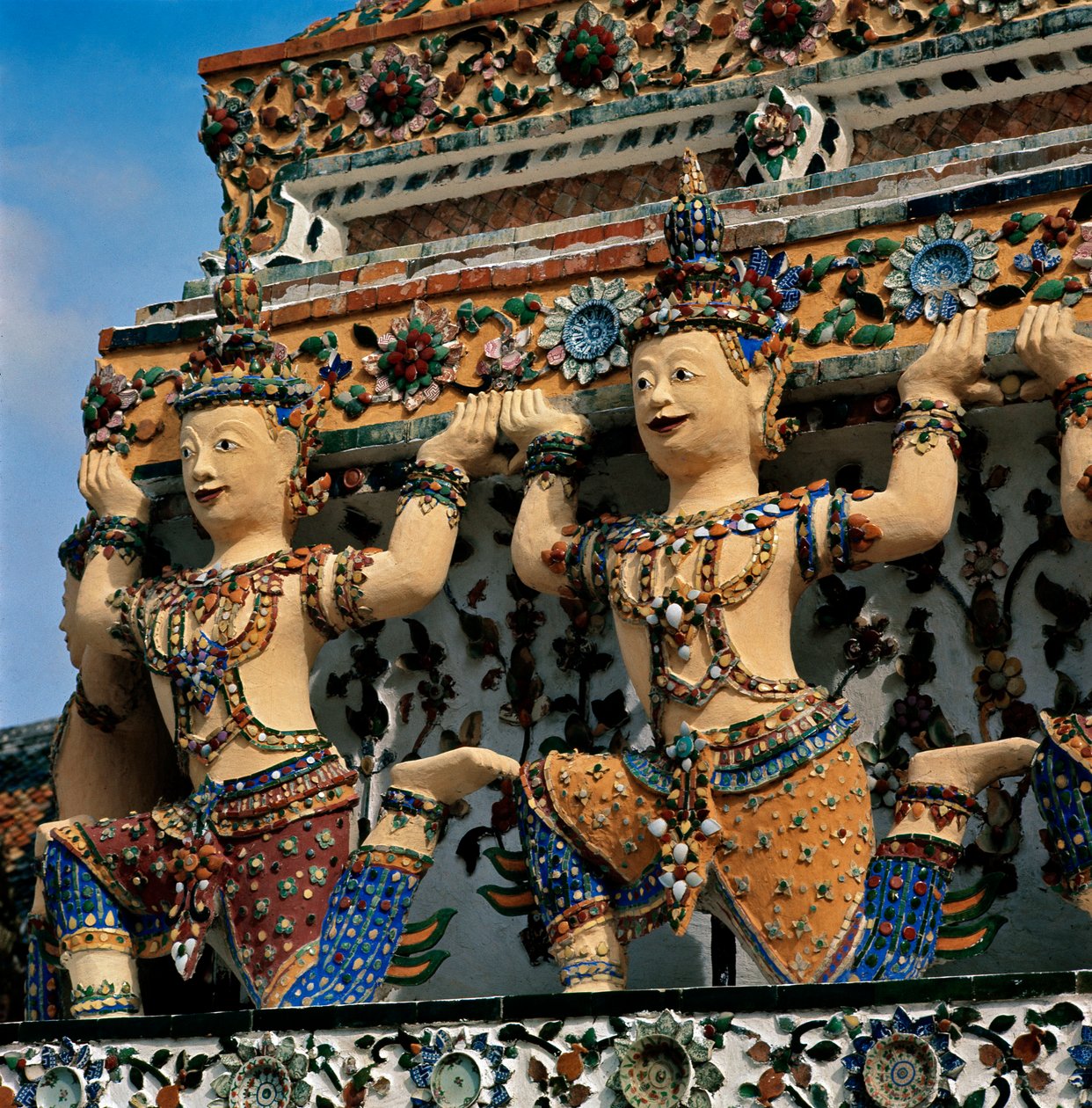 Caryatids do templo Wat Arun de Thai School