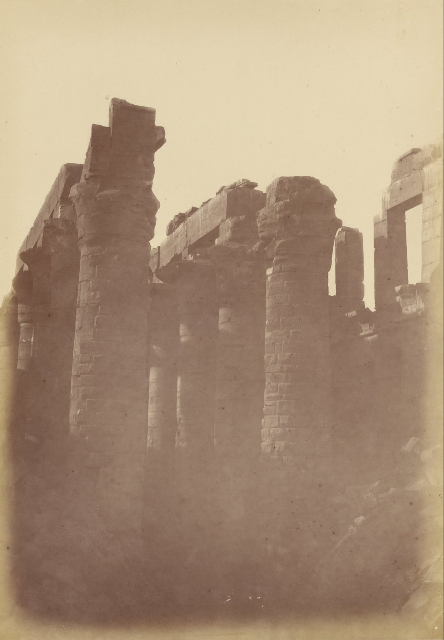 (Visão estreita dos pilares da sala hipostila, Karnak) de Théodule Devéria