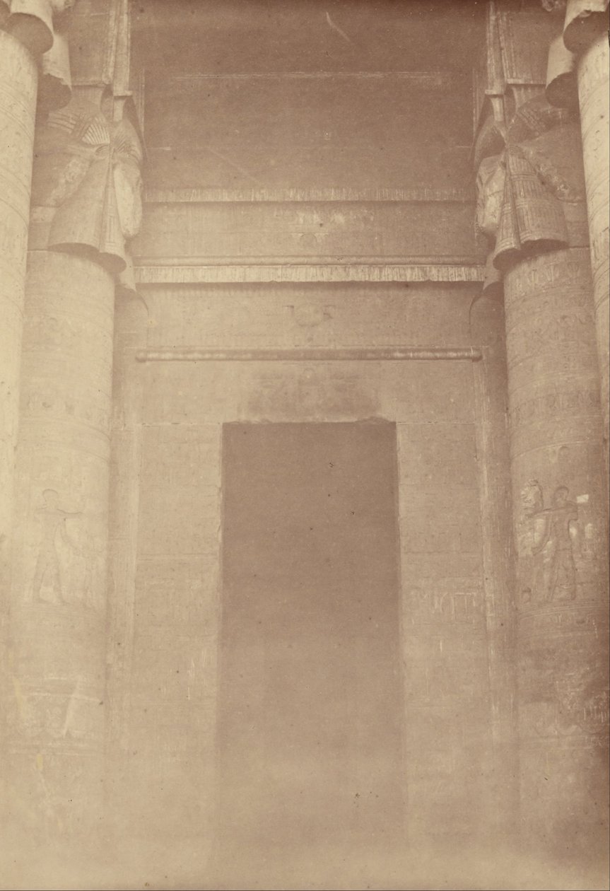 (A entrada interna do templo de Denderah) de Théodule Devéria
