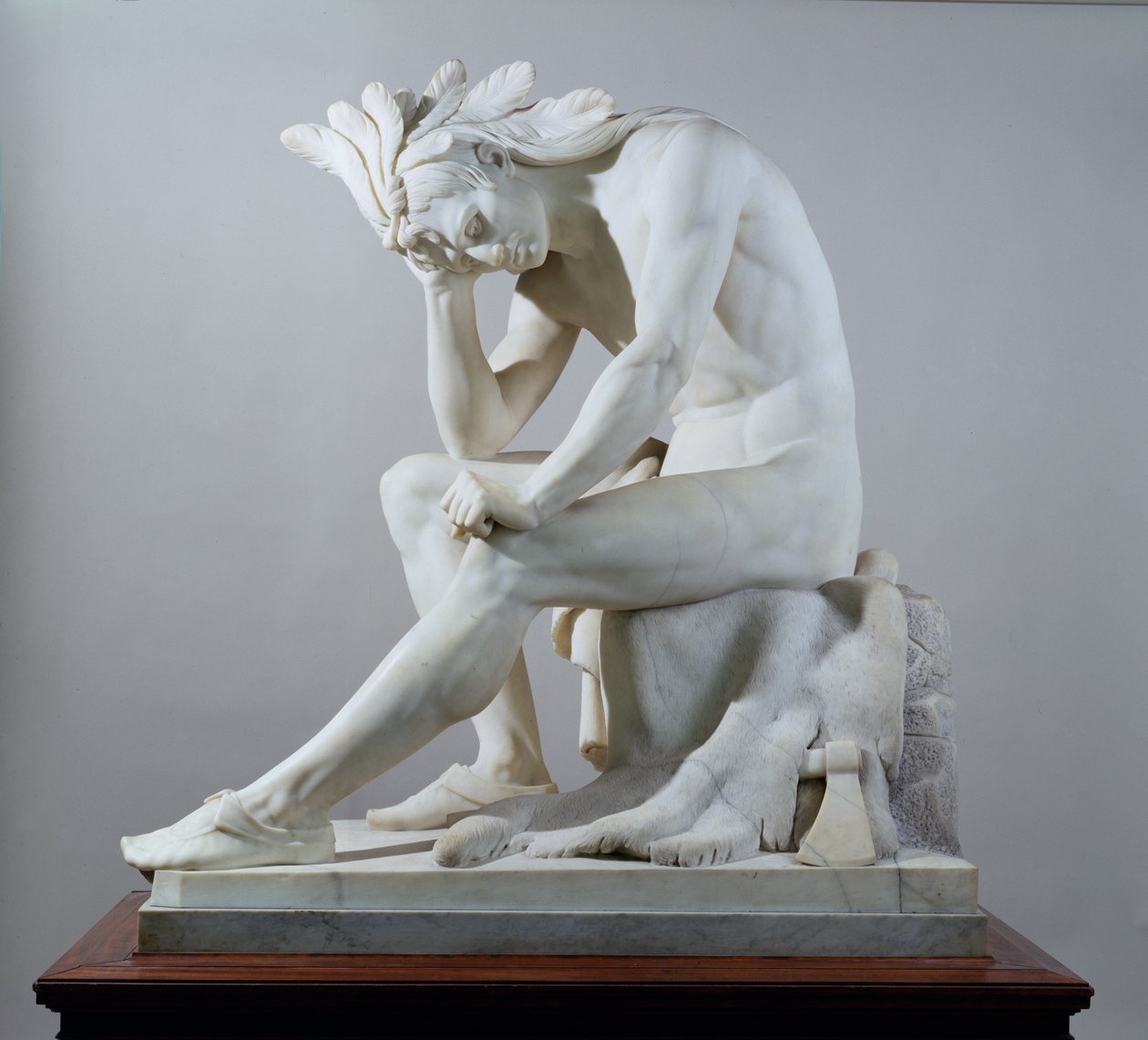 O índio: O chefe moribundo contemplando o progresso da civilização, 1856 (mármore e madeira) de Thomas Crawford