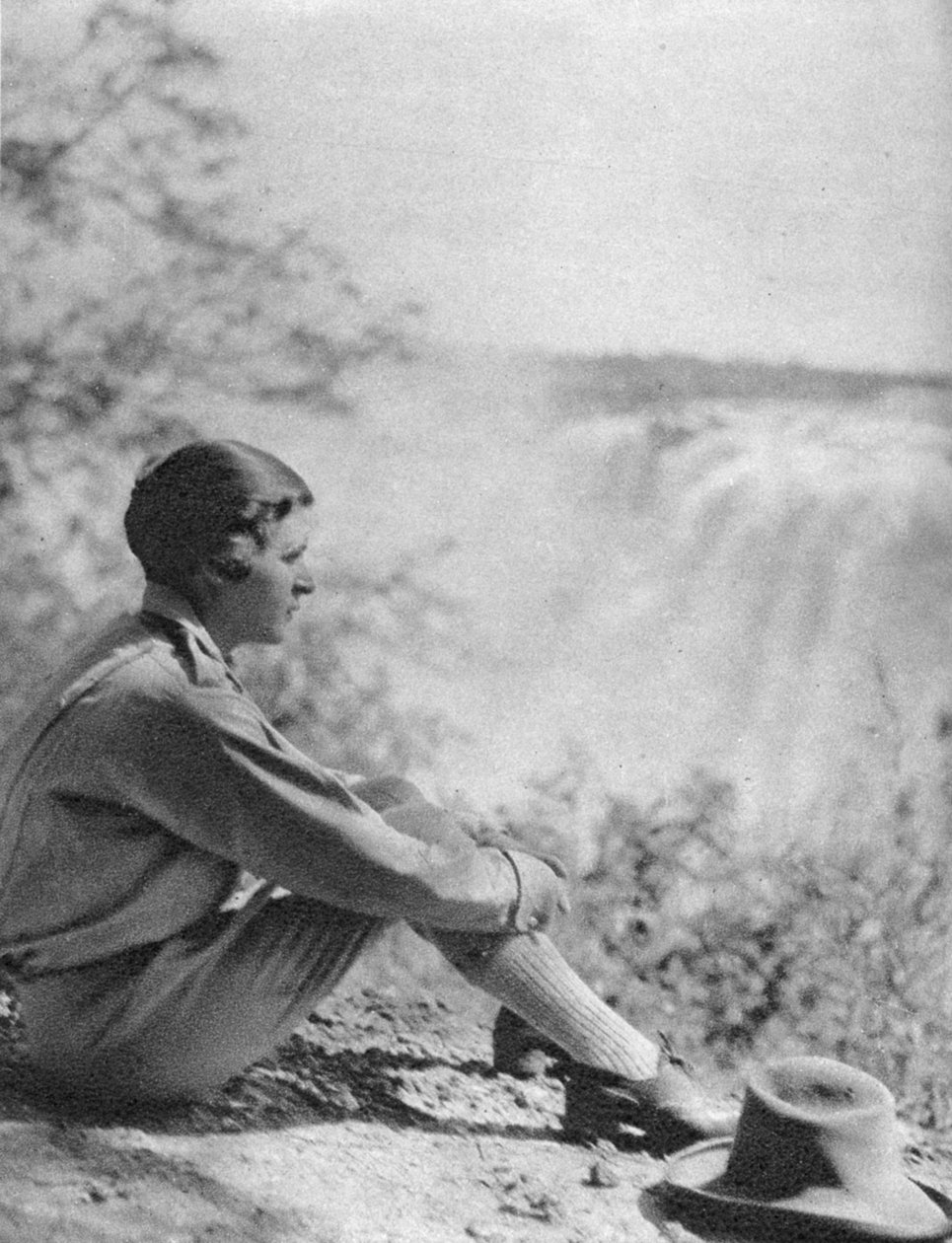 Stella Court Treatt em Victoria Falls, Livingstone para Broken Hill, Rodésia do Norte, 1925 1927. de Thomas A. Glover