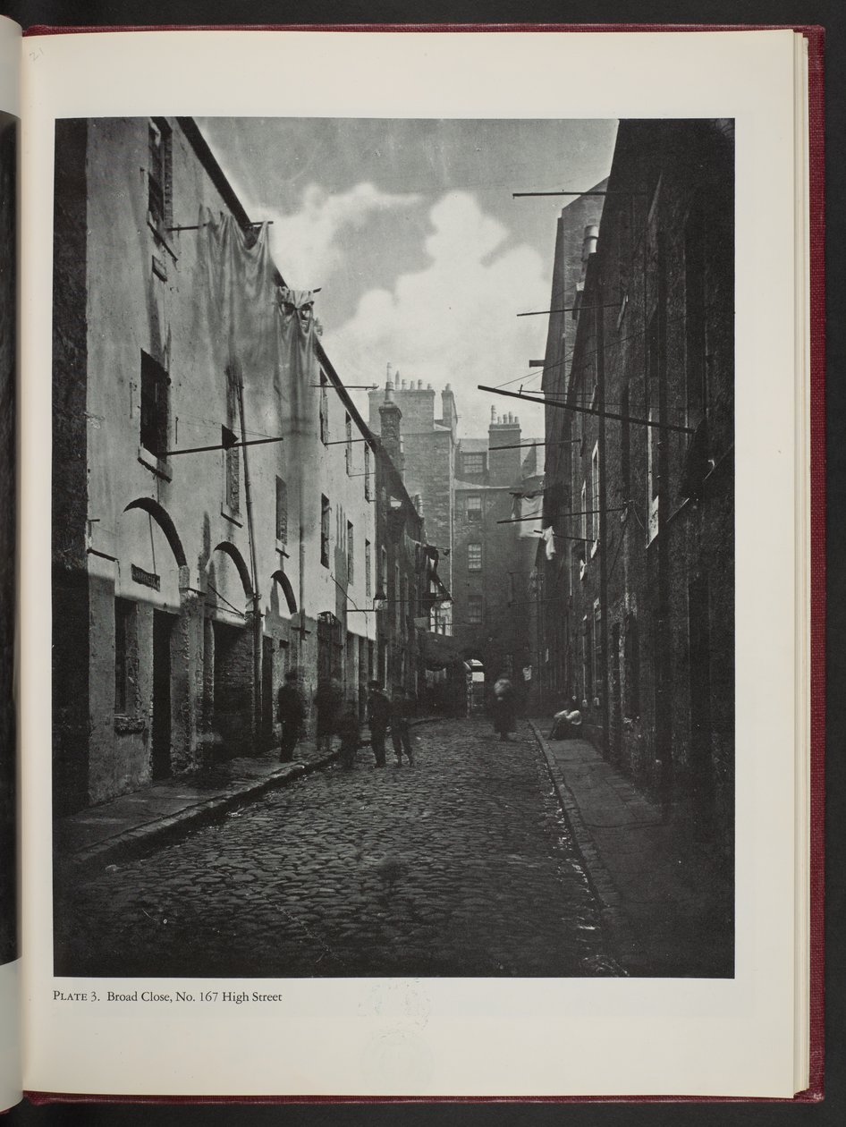 Broad Close, No. 167 High Street, de Old Closes and Streets of Glasgow de Thomas Annan