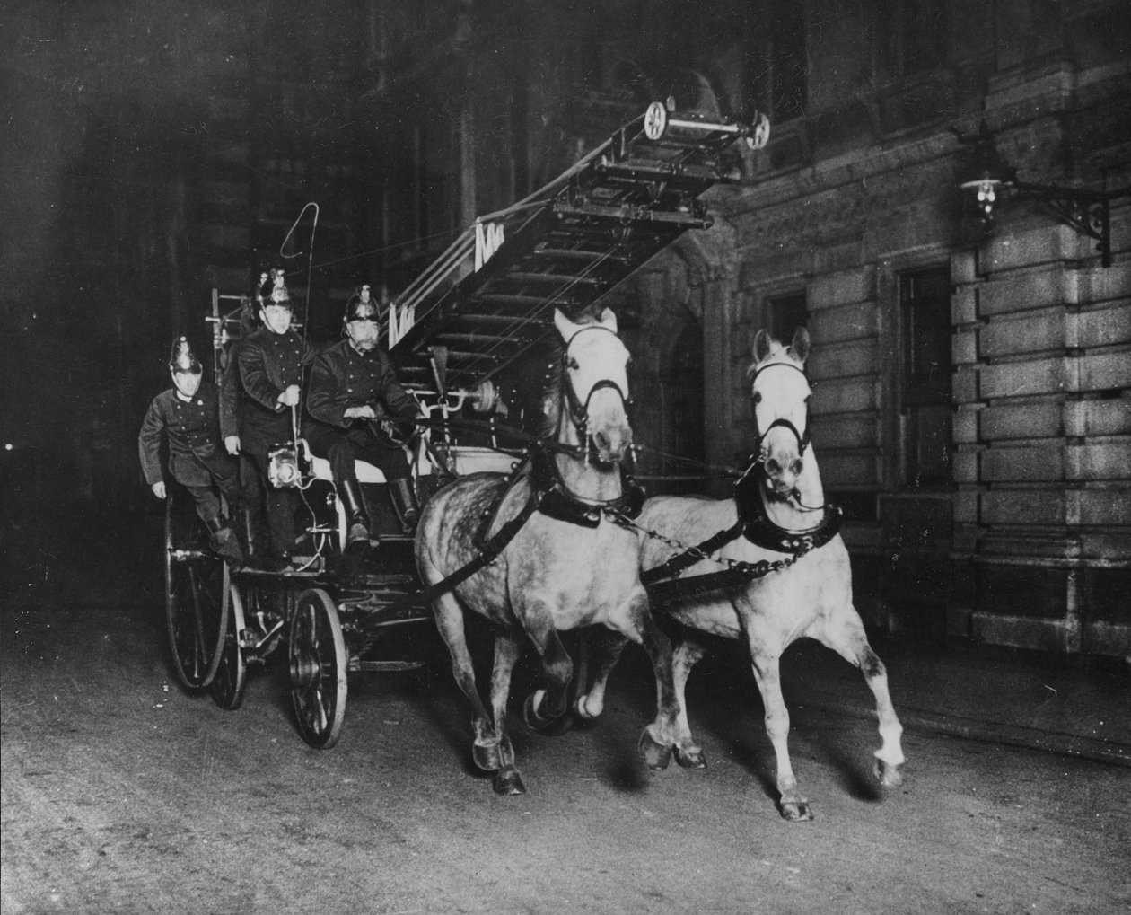 Brigada de Incêndio, 2 de abril de 1914 de Thomas E. and Horace Grant Grant