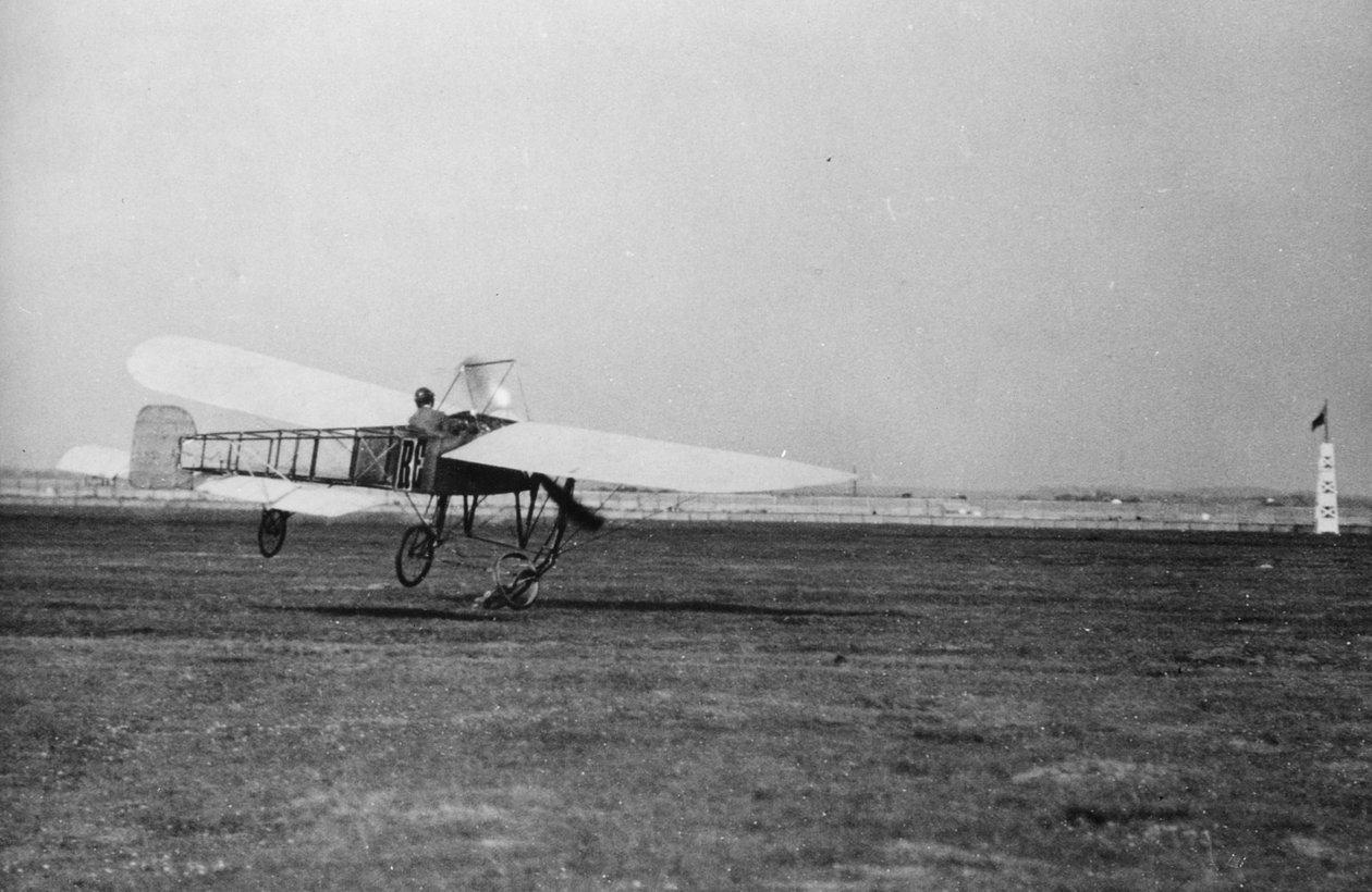 O avião de Grace, assim que subiu depois de bater no chão, Blackpool de Thomas E. and Horace Grant Grant