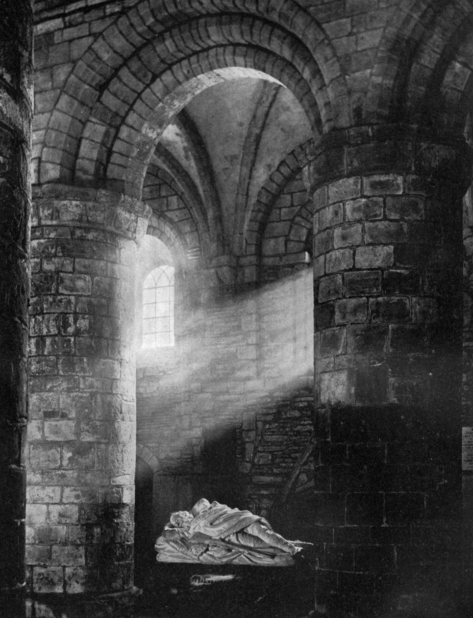 Interior da catedral de St Magnus, Kirkwall, Orkney, Escócia, 1924-1926. de Thomas Kent