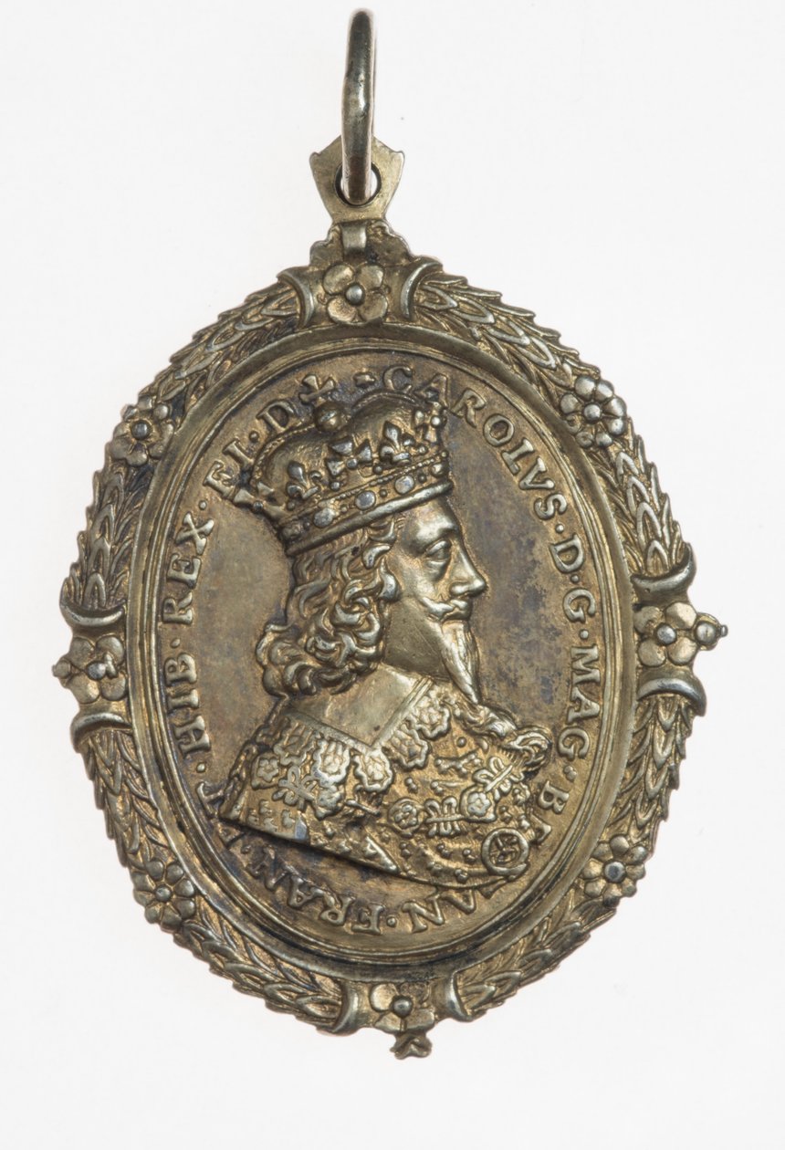 Distintivo de apoiadores de Charles I e Henrietta Maria, c.1649 (prata dourada) de Thomas Rawlins
